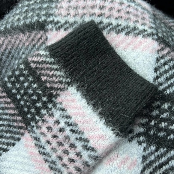 SOLD 🦋 ZARA Plaid Cardigan Size Small NWT - Picture 4 of 5